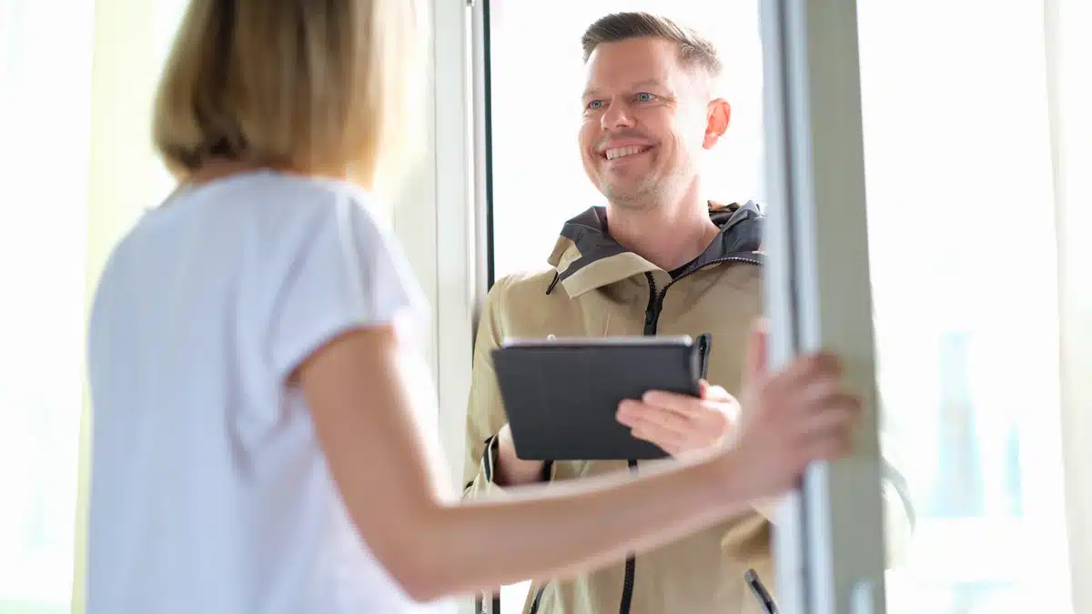 door to door roof scam