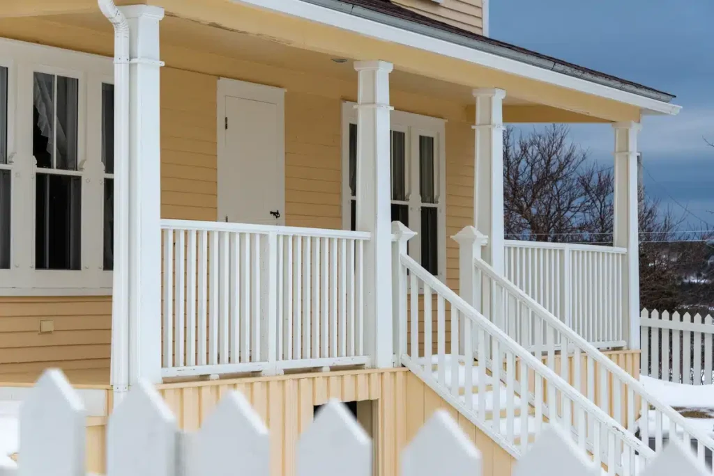 porch-roof-overhang